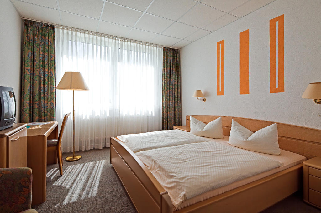 Hotel Trebeltal Деммин Экстерьер фото